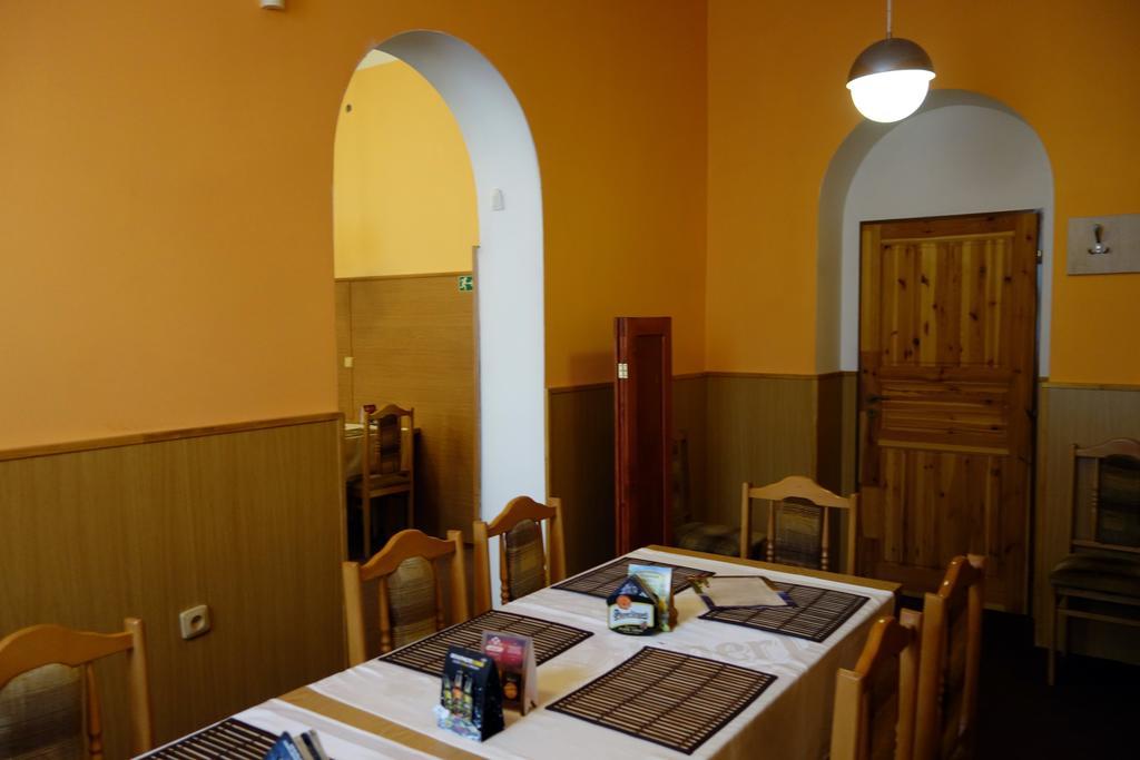 מלון אוסטרבה Restaurace Alvi מראה חיצוני תמונה